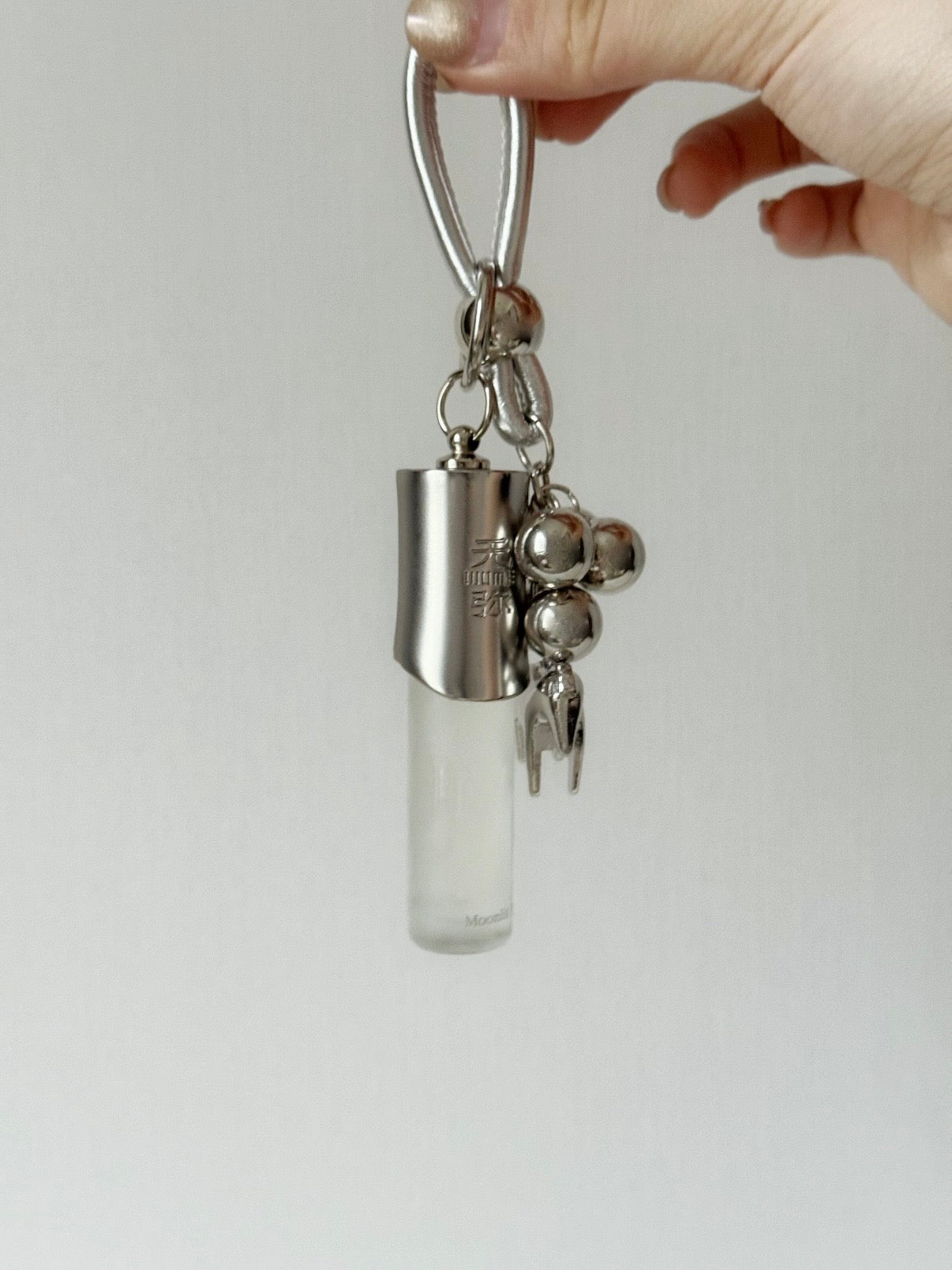 WUME Wearable Roll-On Perfume Oil – Portable Fragrance Bag Charm, Moonlit Tea / Empty Pomelo / Red Wine
